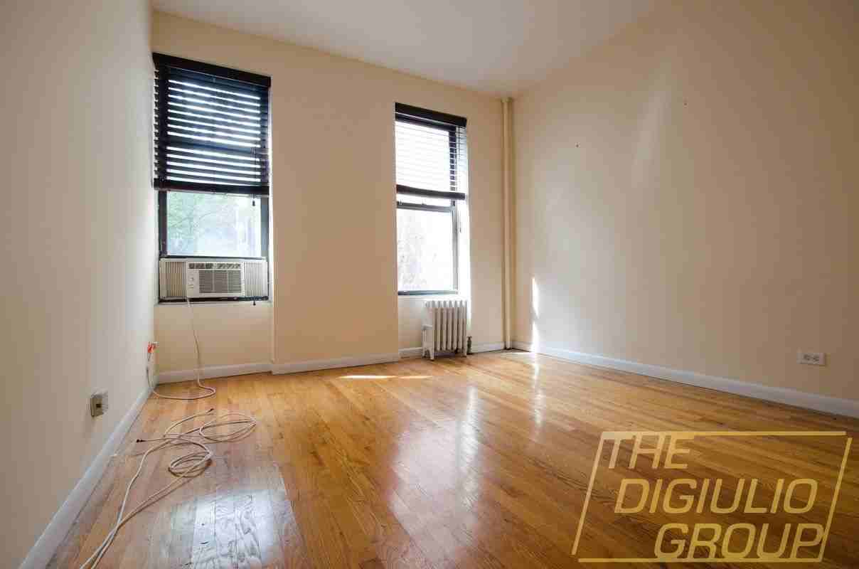 9th Ave & W 54th St #3R