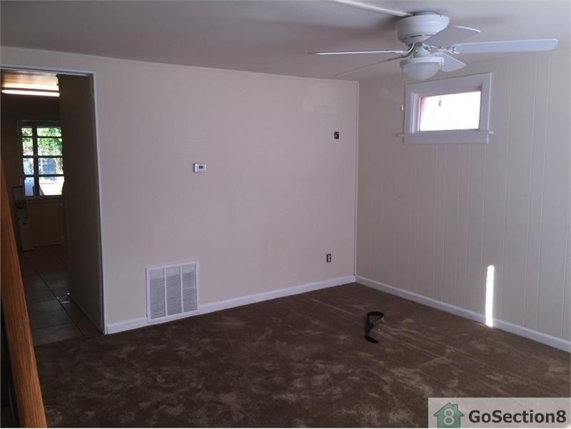 2631 Northshire Dr - Photo 2 of 8