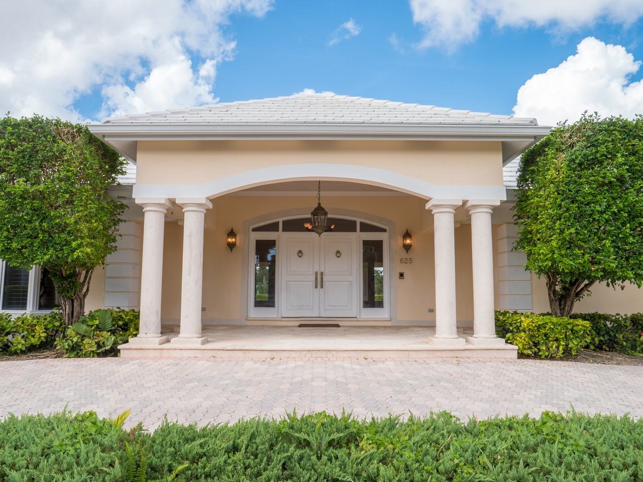 625 Reinante Ave - Photo 2 of 21