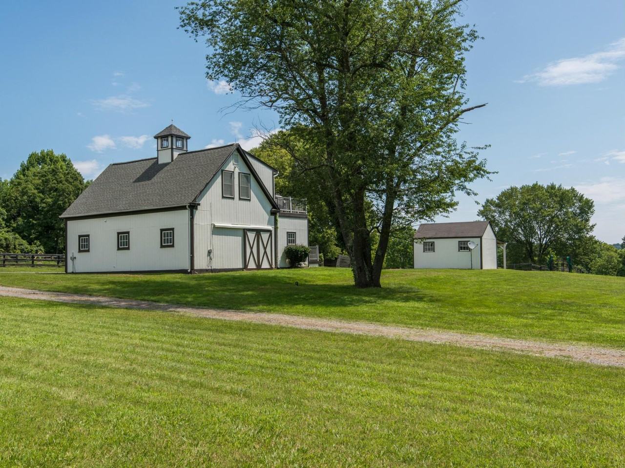 23766 Champe Ford Rd - Photo 3 of 22