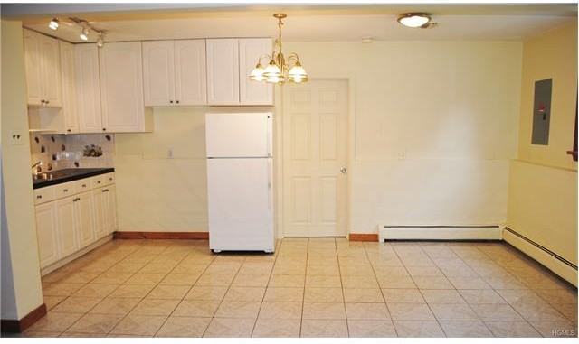 1 Vivienne Ct - Photo 3 of 7