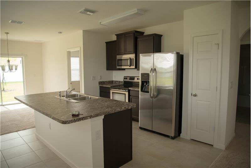 11349 SW Patterson St - Photo 3 of 17