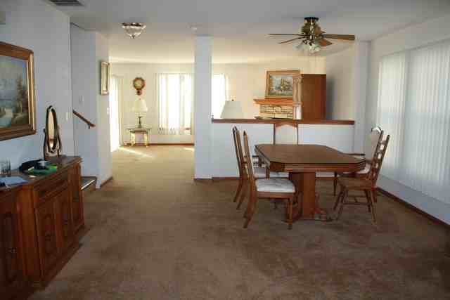 1007 Butterfield Cir E - Photo 3 of 23