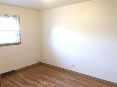 1620 Maple Ln - Photo 2 of 9