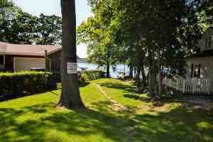 1106 Shore Dr - Photo 3 of 14