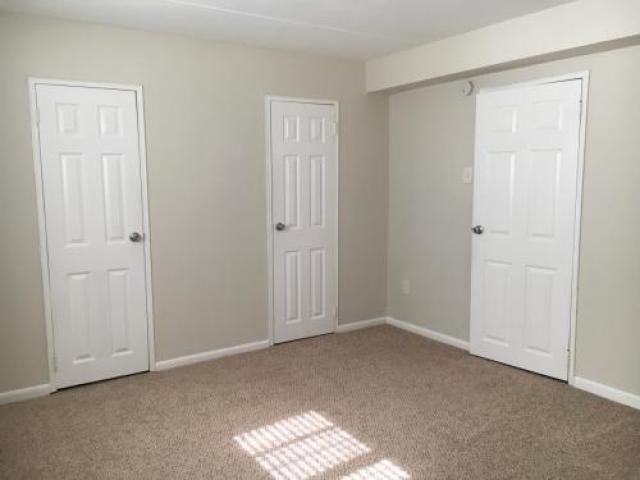 884 York Rd - Photo 3 of 6