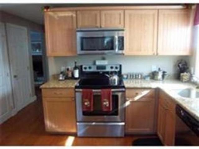 59 Sycamore St - Photo 3 of 4