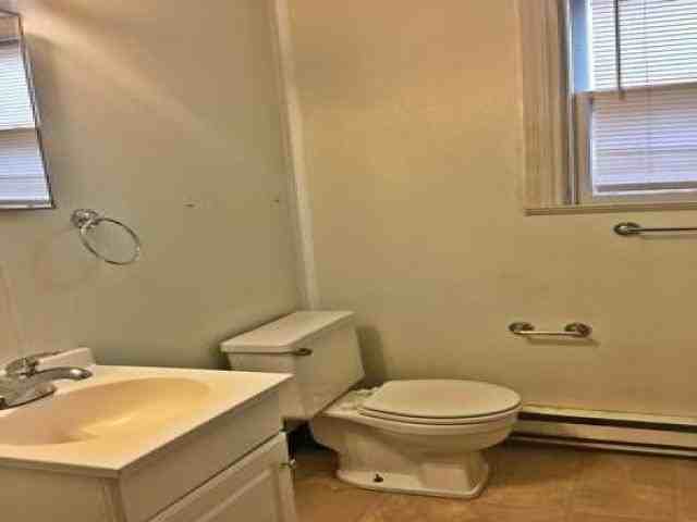 1202 W King St - Photo 3 of 4