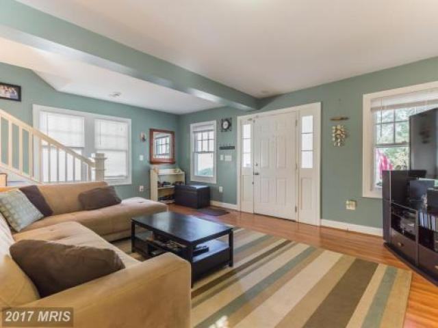 9006 Dayton Ave - Photo 2 of 6