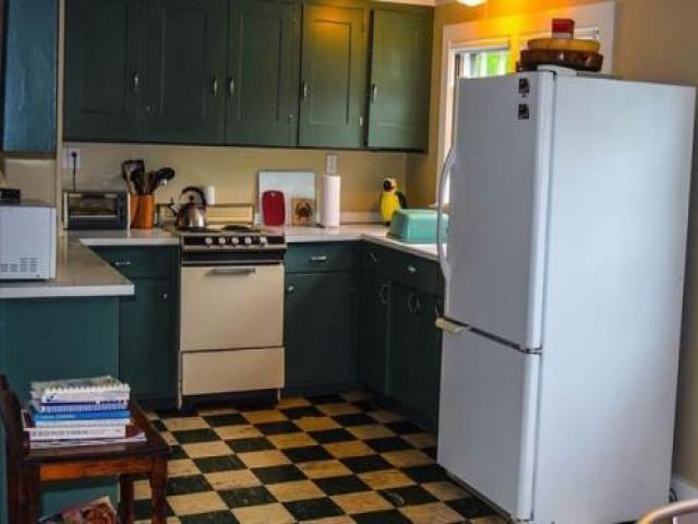 243 Gifford St - Photo 2 of 6