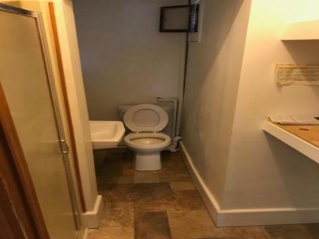 162 S Swan St - Photo 2 of 6