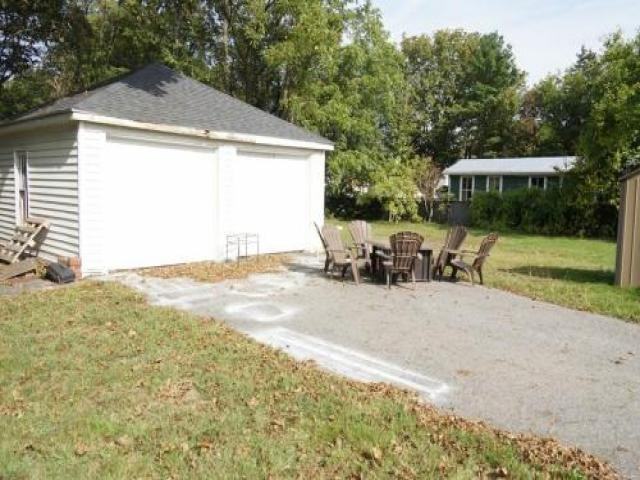 16 Munroe St - Photo 3 of 6