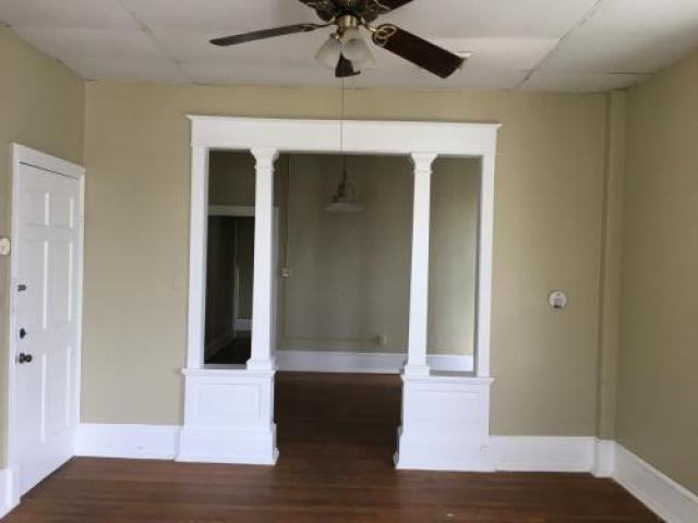 525 Mahantongo St - Photo 2 of 4