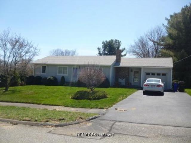 109 Highland Ave - Photo 3 of 6