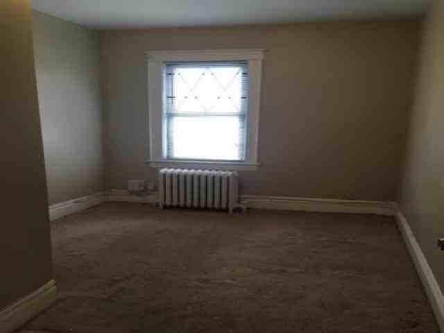 1920 Colden Ave - Photo 3 of 6