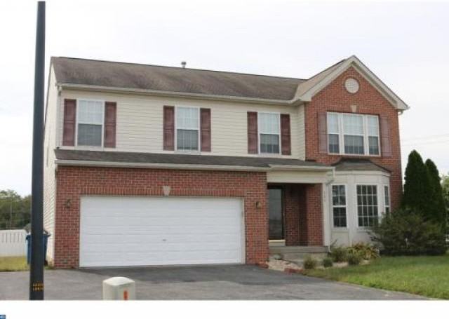 146 Dewitt Cir - Photo 2 of 6