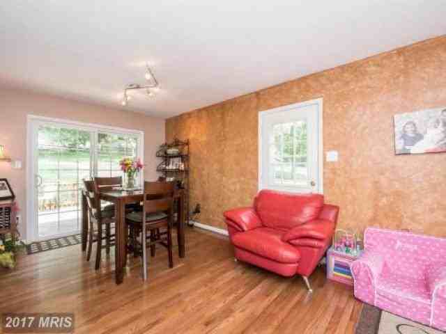 8210 James St - Photo 2 of 6