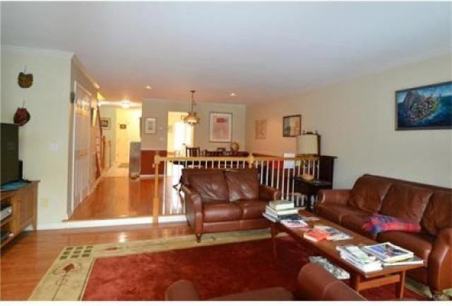 214 Gair St - Photo 3 of 6