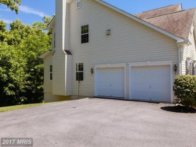 1813 Greysens Ferry Ct - Photo 2 of 6