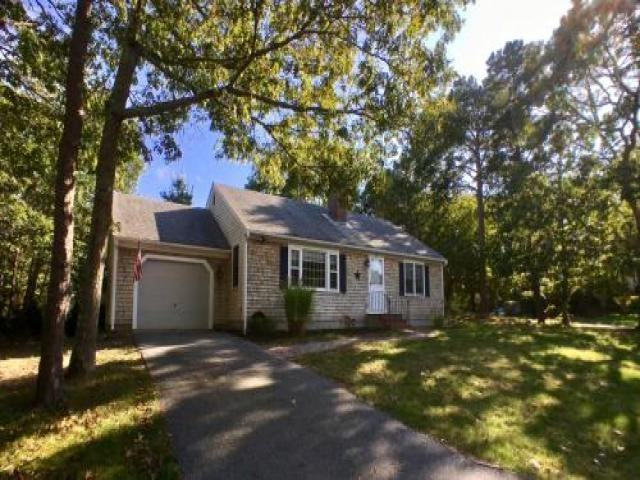 11 Clinton Dr - Photo 2 of 6