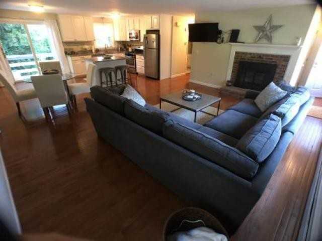 11 Clinton Dr - Photo 3 of 6