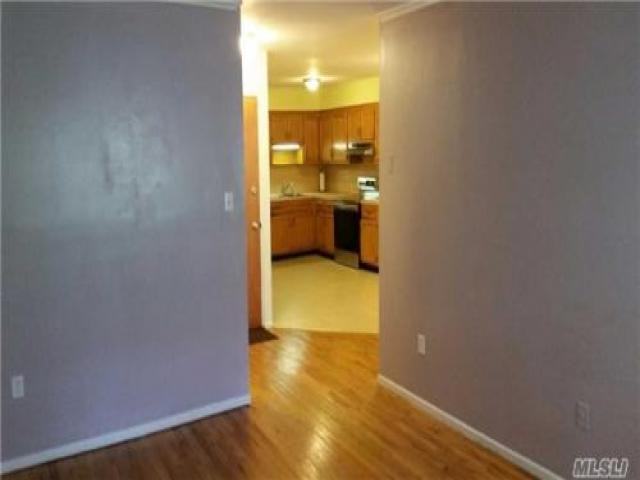 10-19 166th St - Photo 3 of 6