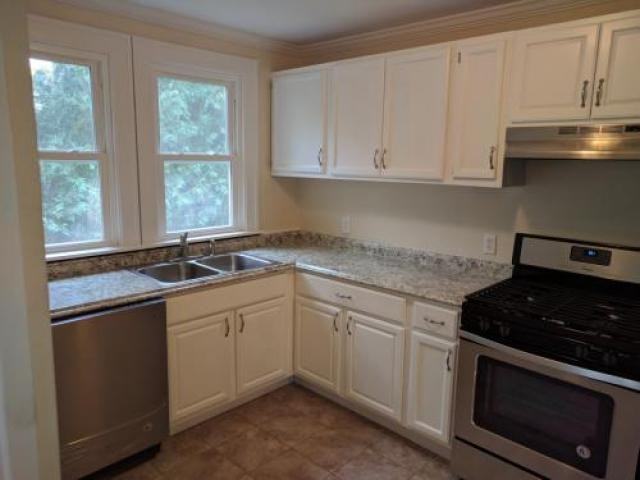 97 Slocum St - Photo 2 of 6