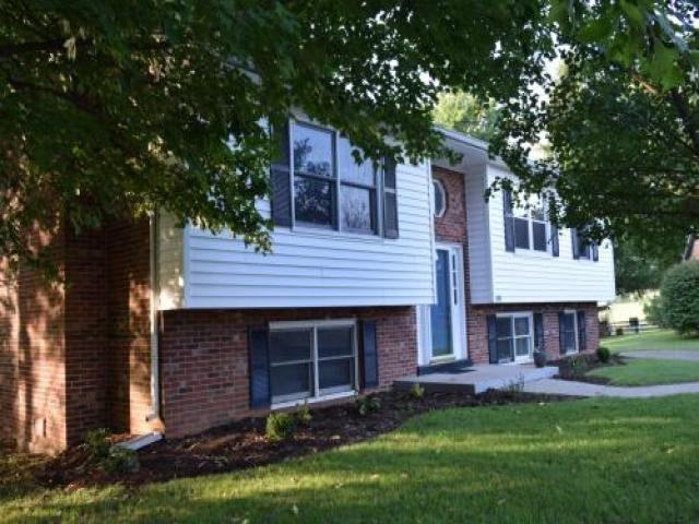 307 Spring Ct - Photo 2 of 6