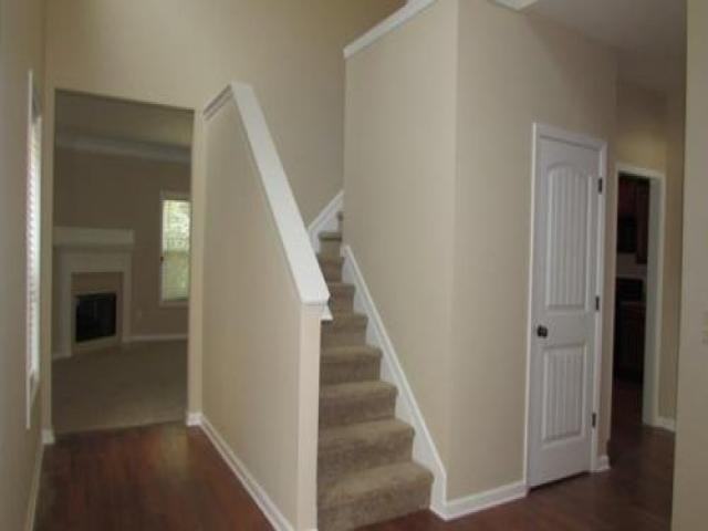 404 Sheila Way - Photo 3 of 6