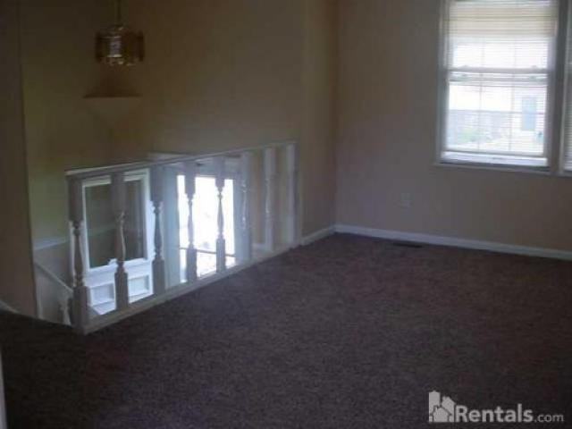 4514 Lunenburg Dr - Photo 3 of 6