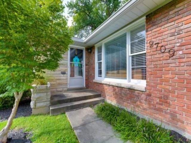 2709 Lakeside Dr - Photo 2 of 6