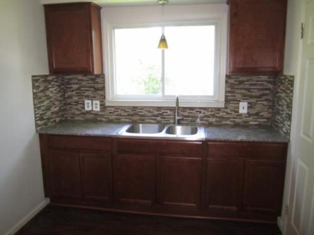 834 Middlebelt Rd - Photo 2 of 6