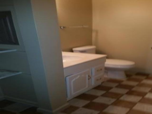 2027 Pennsylvania Ave E - Photo 2 of 5