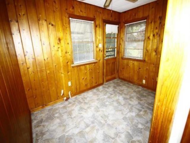 542 Haskins Dr - Photo 3 of 5