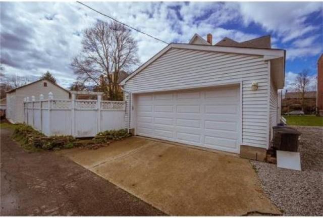 254 Beaver St - Photo 2 of 6