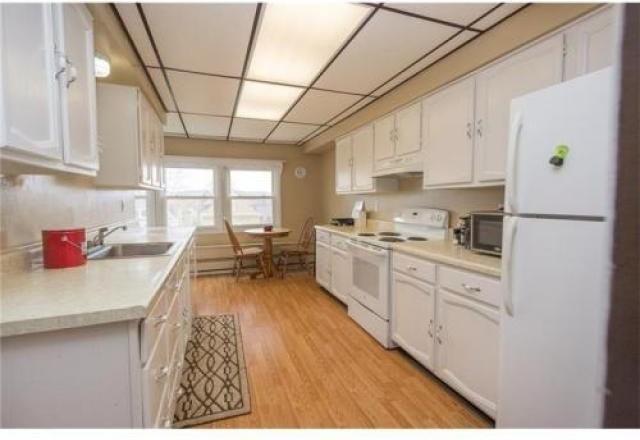 254 Beaver St - Photo 3 of 6