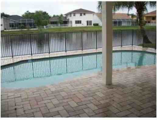 9312 NW 10th St - Photo 3 of 3