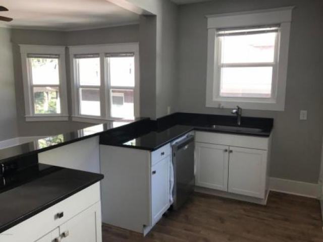 129 Coral Ave - Photo 3 of 6