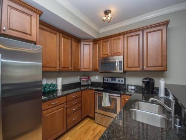 500 S Broadway - Photo 2 of 6