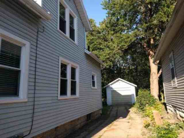 320 Haag Ct - Photo 3 of 6