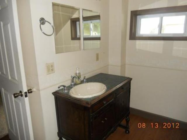 102 Jefferson Stree - Photo 2 of 6