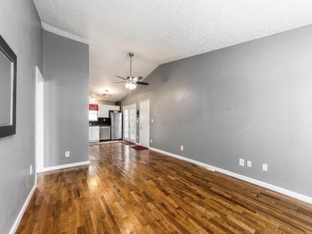 7639 Whitneyway Dr - Photo 2 of 6