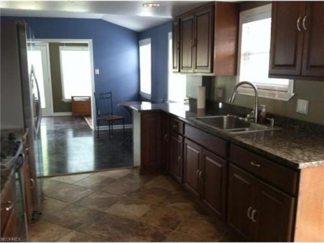 38376 Beachview Rd - Photo 2 of 6