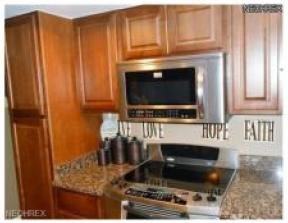 38376 Beachview Rd - Photo 3 of 6