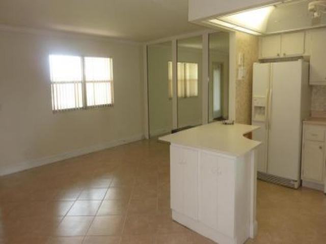 751 Monaco P - Photo 3 of 6