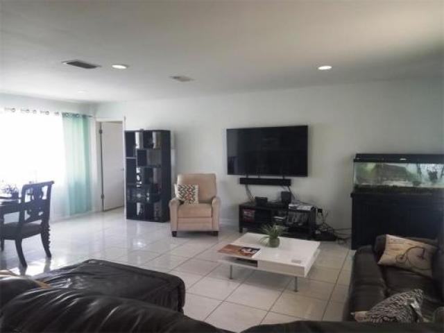 6214 Imperial Key - Photo 2 of 6