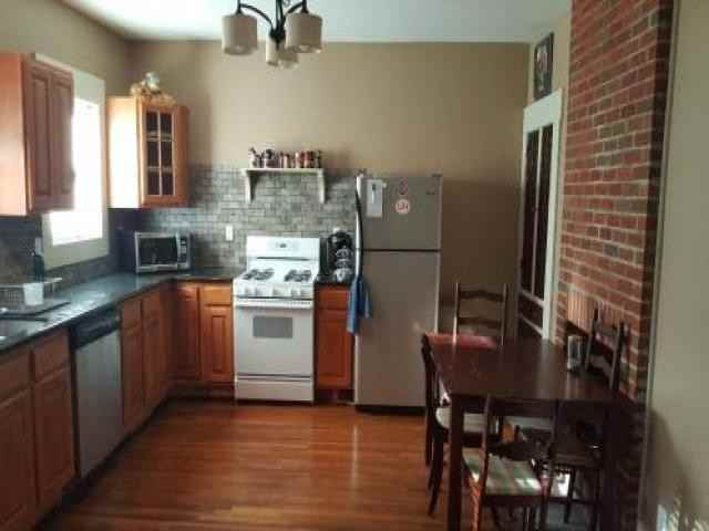 1177 Michigan Ave - Photo 3 of 5