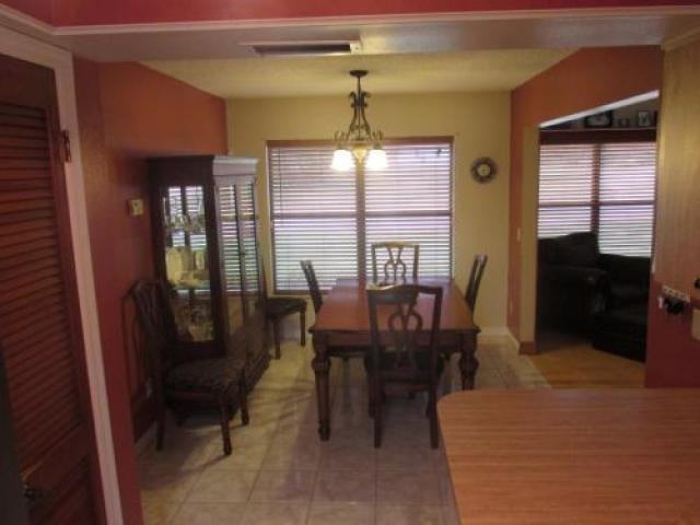 4605 Willowbrook Cir - Photo 2 of 6