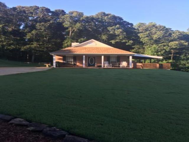 147 Edgemont Dr - Photo 2 of 6