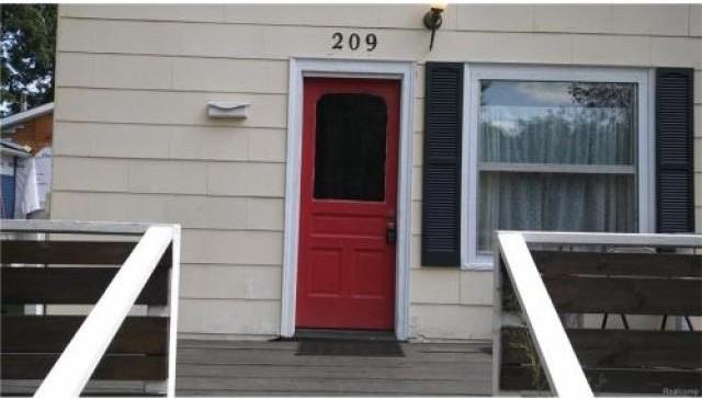 209 S Ann Arbor St - Photo 2 of 6